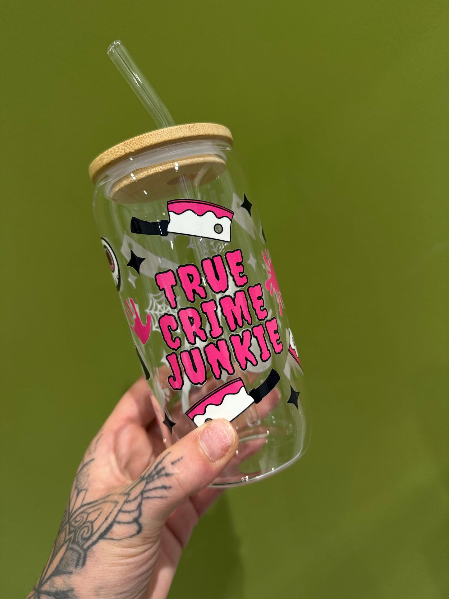 True Crime Junkie pink - 16oz Glass Tumbler